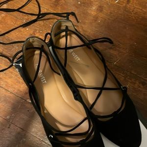 Black lace up women’s flats size 8
